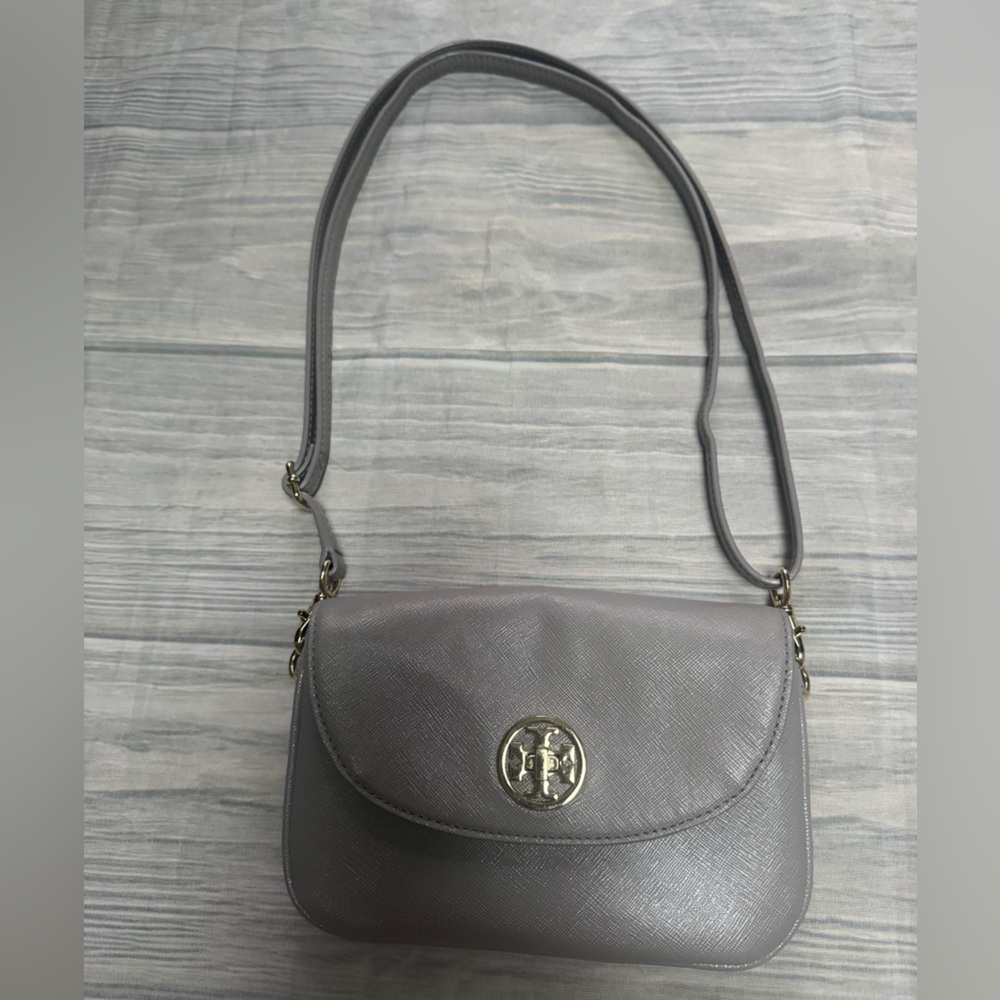 Tory Burch Robinson Turnlock Leather Crossbody - Like New Condition 🤍 - Picture 12 of 12